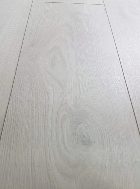 KRONOPOL PERSECTO POWER SUPER STYL DĄB MORINI SWISS KRONO D3305 PANELE PODŁOGOWE AC4
