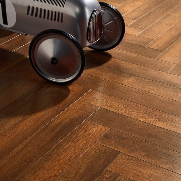 berry-alloc-merbau-brown-jodełka-klasyczna-AC5-8mm-wodoodporne-klepki-abak-piekary-śląskie-bytom-chorzów-siemianowice-śląskie-tarnowskie-góry-panele-podłogowe-5414404287946-5414404287953-62002708-wizualizacja-inspiracja-2