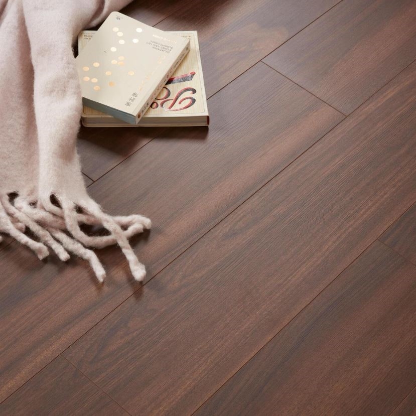 berry-alloc-ocean-8-4V-walnut-brown-AC4-8mm-4V-panele-podłogowe-laminowane-wodoodporne-wodoszczelne-piekary-śląskie-bytom-chorzów-tarnowskie-góry-siemianowice-śląskie-ruda-śląska-katowice-tanio-abak-5414404263087-62003098-